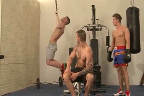 palatable Threeway At A Gym