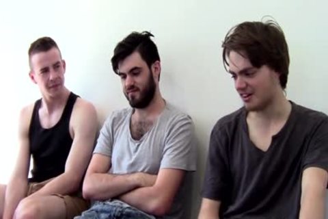 Aussie dilettante three-some