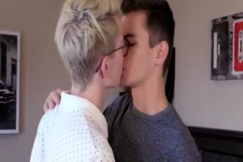 blonde lad boning With A pumped up Bearded man - I Met Him On Sxtinder.com