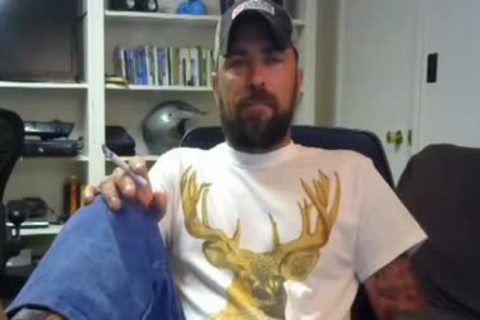 older, Bearded dude Jerks Off In Live