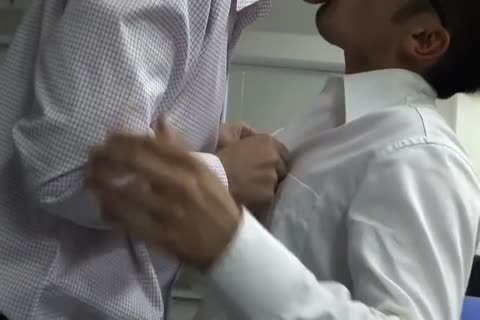 Hai Anh Trai Văn Phòng đụ Nhau