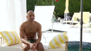 FalconStudios: Asian Zario Travezz kissing each other