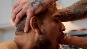 BROMO: Squirting among muscle latin twink boy Alex Montenegro