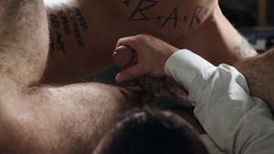 Men.com: American jizzed in a car