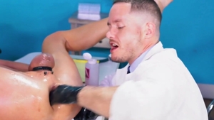 Club Inferno Dungeon - Twink boy goes for hard pounding