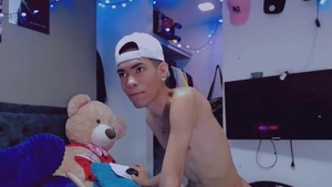 Very Skinny teen Masturbates For u