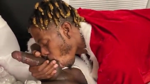 How The Grinch Stole black Bussy
