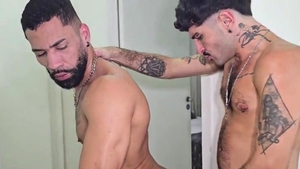 PDB-Rawzzera bonks Roger Carioca.