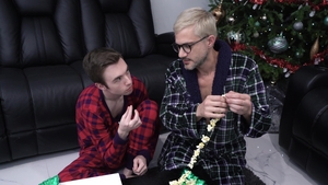 Family Dick: Holly Jolly Hummer